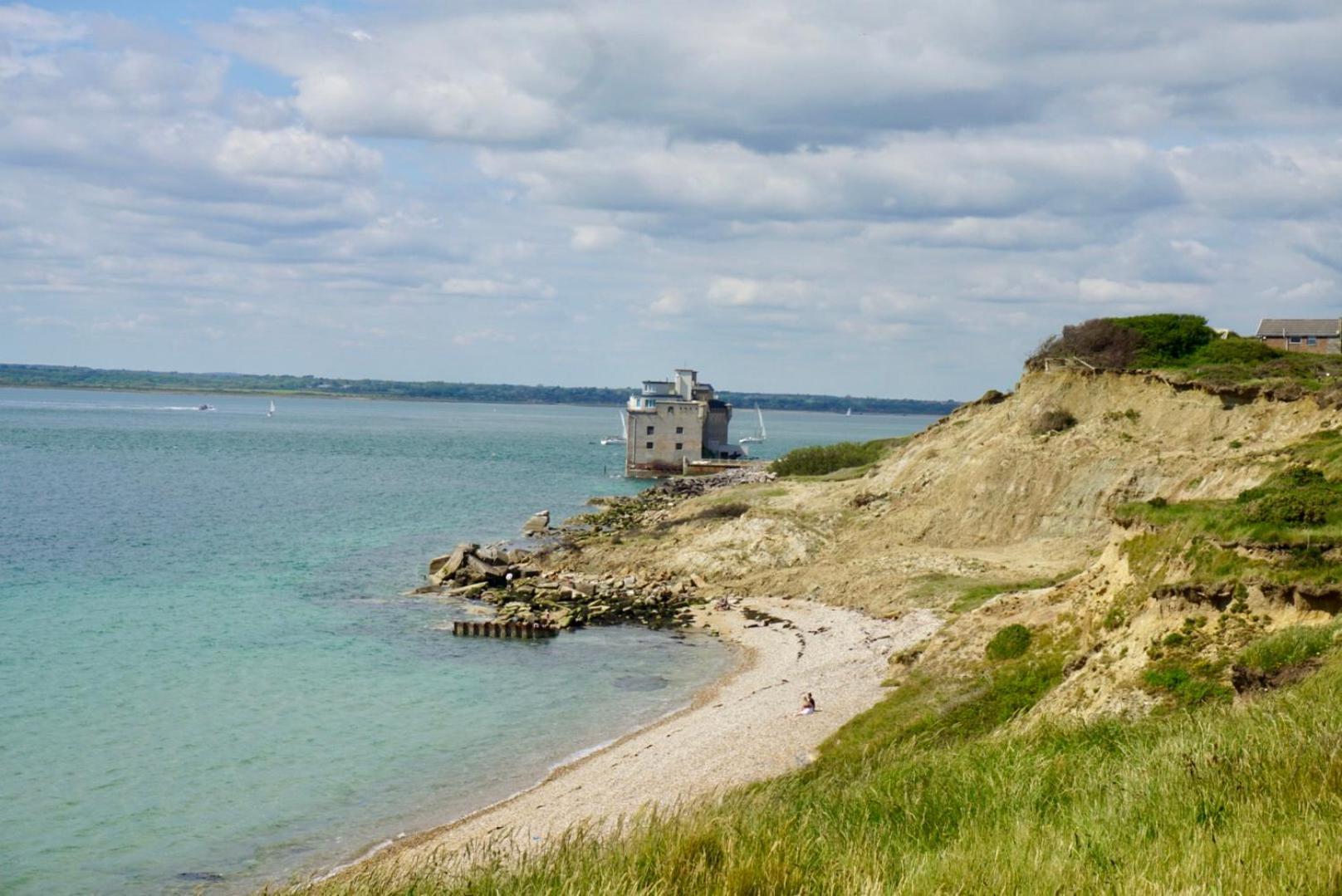 Valley View Self-Catering Coastal Bungalow In Rural West Wight Freshwater Exteriör bild
