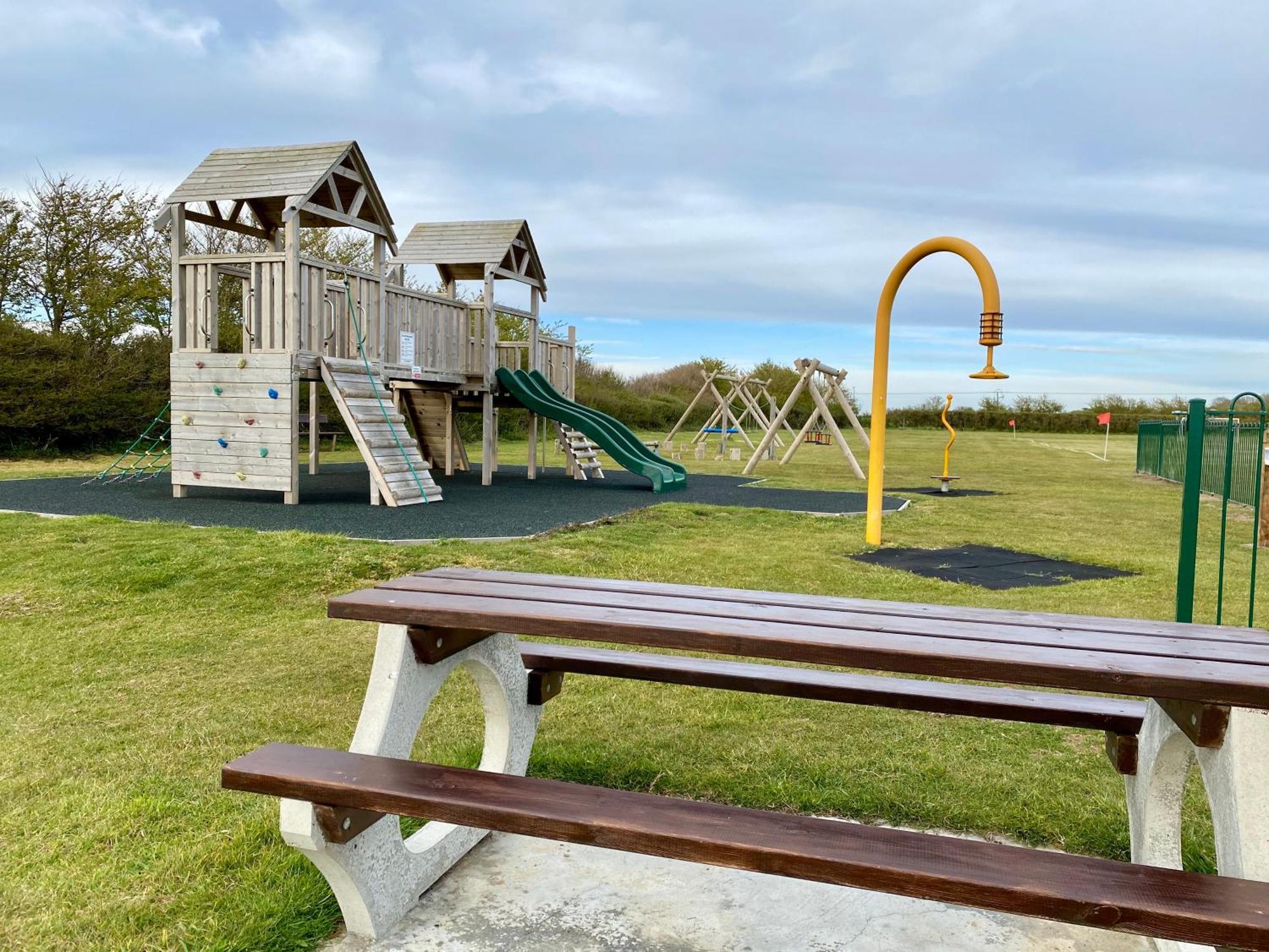 Valley View Self-Catering Coastal Bungalow In Rural West Wight Freshwater Exteriör bild